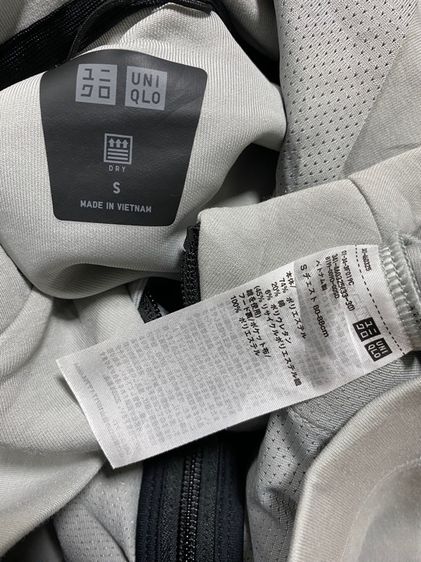 เสื้อ Uniqlo มีฮู้ด รูปที่ 2