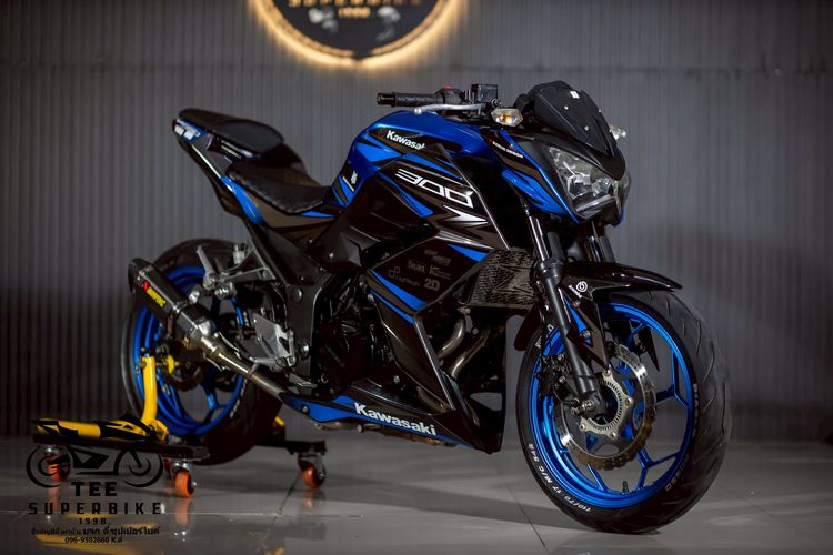 KAWAZAKI Z300 