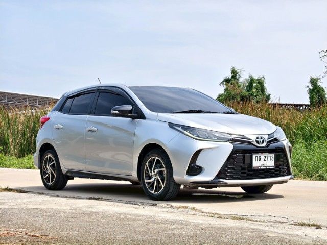 รถ Toyota Yaris 1.2 Sport Premium สี เทา