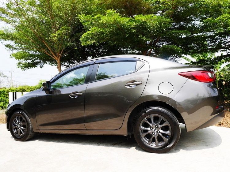 Mazda Mazda 2 2018 1.3 High Connect Sedan เบนซิน ไม่ติดแก๊ส เกียร์อัตโนมัติ น้ำตาล รูปที่ 3