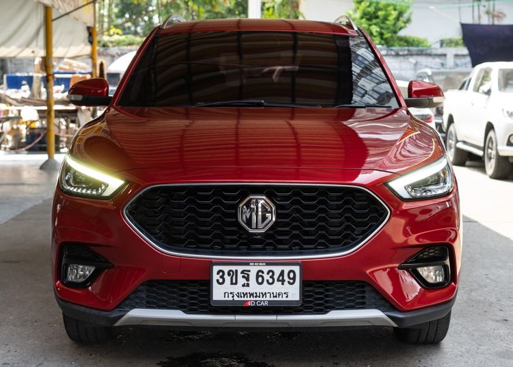 รถ MG ZS 1.5 D+ สี แดง