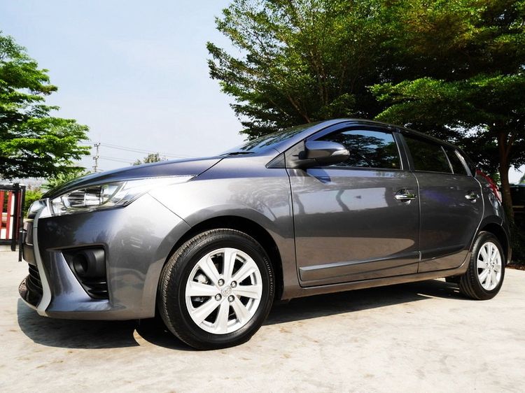 รถ Toyota Yaris 1.2 G สี เทา