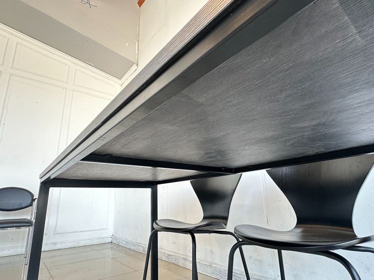 ชุดโต๊ะทานอาหาร 4 ที่นั่ง โต๊ะท็อปไม้อัด ปิดผิวลายไม้สีเทา โครงขาเหล็กสีดำ พร้อมเก้าอี้  รูปที่ 9