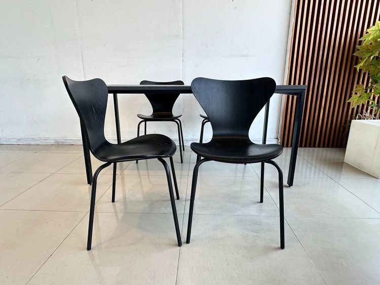 ชุดโต๊ะทานอาหาร 4 ที่นั่ง โต๊ะท็อปไม้อัด ปิดผิวลายไม้สีเทา โครงขาเหล็กสีดำ พร้อมเก้าอี้  รูปที่ 11