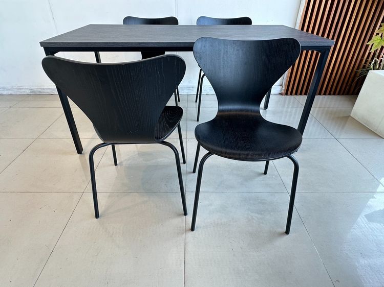 ชุดโต๊ะทานอาหาร 4 ที่นั่ง โต๊ะท็อปไม้อัด ปิดผิวลายไม้สีเทา โครงขาเหล็กสีดำ พร้อมเก้าอี้  รูปที่ 12