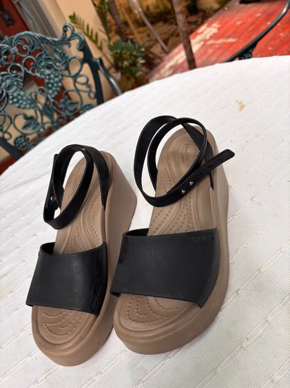 รองเท้า CROCS สภาพดี ซื์้อมาแทบไม่ได้ใช้เลย รูปที่ 3