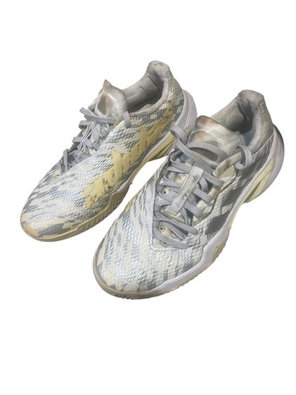 รองเท้าadidas