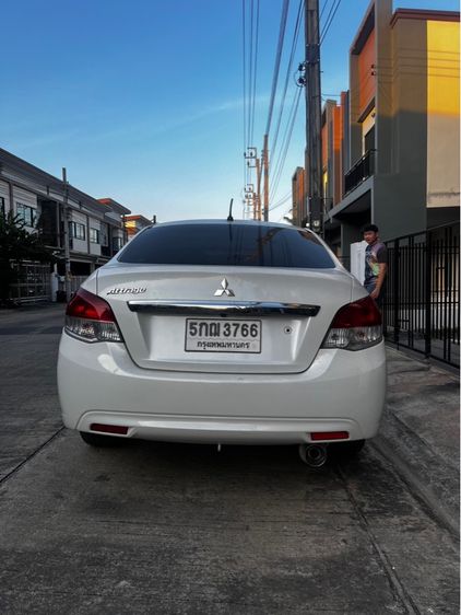 Mitsubishi Attrage 2015 1.2 GLS LTD Sedan เบนซิน ไม่ติดแก๊ส เกียร์อัตโนมัติ ขาว รูปที่ 4