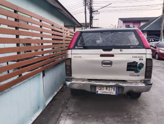 Toyota Hilux Vigo 2008 3.0 Pickup ดีเซล เกียร์ธรรมดา บรอนซ์เงิน รูปที่ 2