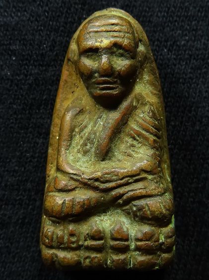 หลวงปู่ทวดเตารีดพิมกลางปั๊มซ้ำ