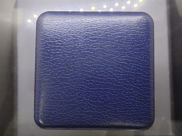 เหรียญกรมหลวงชุมพร เขตอุดมศักดิ์ เนื้อเงิน ที่ระลึกพิธีสร้างอนุสาวรีย์ ณ แหลมสนอ่อน จ.สงขลา ปี 2536 พร้อมกล่องหนัง รูปที่ 7