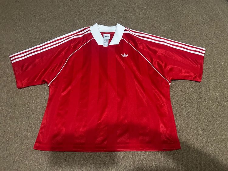 เสื้อ Adidas สีแดง size S (Oversized)