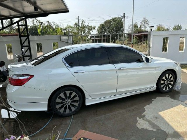 Honda Accord 2016 2.0 E i-VTEC Sedan เบนซิน ไม่ติดแก๊ส รูปที่ 3