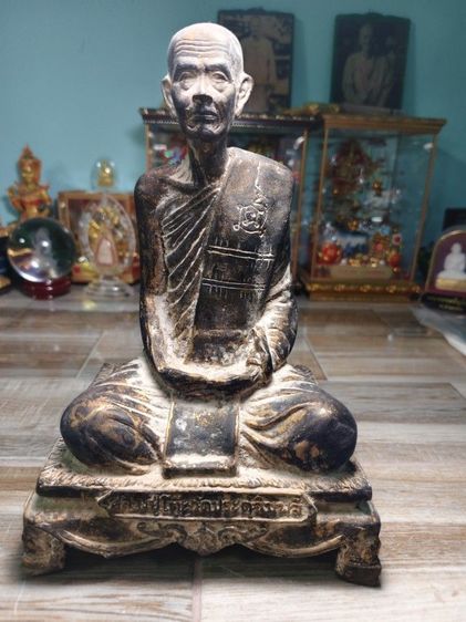 พระบูชาหลวงปู่โต๊ะวัดประดู่ฉิมพลีหน้าตัก 4 นิ้วครึ่งสูง 8 นิ้วครึ่ง