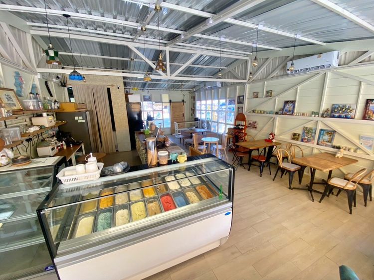 เซ้งโครงสร้างร้านคาเฟ่-อาหาร บ่อวิน ชลบุรี ติดRobinson อยู่ในโครงการ