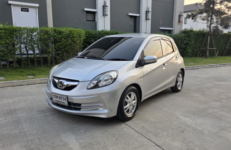 Honda Brio 2012 1.2 V Sedan เบนซิน ไม่ติดแก๊ส เกียร์อัตโนมัติ บรอนซ์เงิน รูปที่ 2