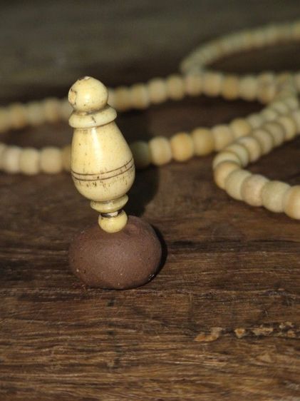 จำปีแกะหลวงพ่ออุตมะ