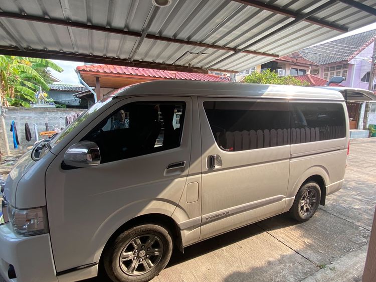 Toyota Hiace 2018 2.5 D4D Van ดีเซล ขาว รูปที่ 2