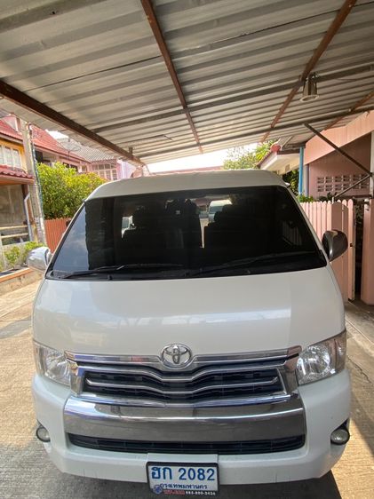 รถ Toyota Hiace 2.5 D4D สี ขาว