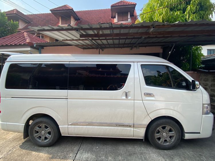 Toyota Hiace 2018 2.5 D4D Van ดีเซล ขาว รูปที่ 3