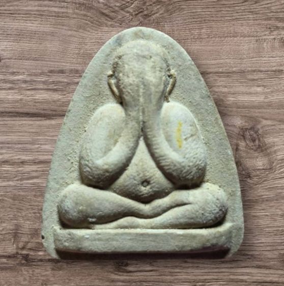 พระปิดตา วัดหนองกาน้ำ หลังยันต์ 8 หลวงปู่ทิม วัดละหารไร่