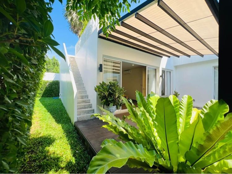 Luxury pool villa for rent and sale, only 20 meters from the sea. 