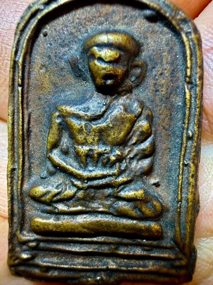 พระเก่าๆเหมาๆบ้านๆ พระคนแก่เก่าๆเก็บ ทิ้งใว้ก่อนจากไป ให้ยายดูแลเเทน ขายเหมาๆออกมาตามประสาคนบ้านๆ 081-3330446 L.tonyabu