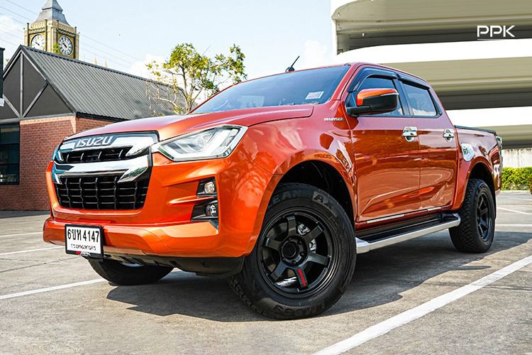 รถ Isuzu D-MAX 1.9 Hi-Lander Z สี ส้ม