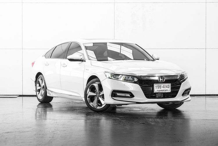 รถ Honda Accord 2.0 e:HEV Tech สี ขาว