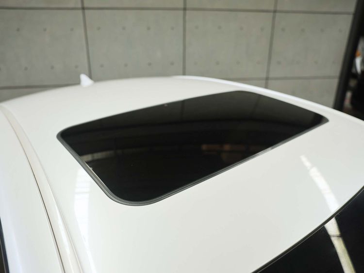 Lexus ES300h 2022 2.5 Grand Luxury Sedan ไฮบริด ไม่ติดแก๊ส เกียร์อัตโนมัติ ขาว รูปที่ 4