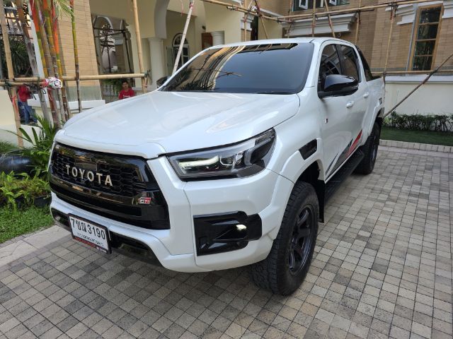 Toyota Hilux Revo 2022 2.8 GR Sport Pickup ดีเซล ไม่ติดแก๊ส เกียร์อัตโนมัติ ขาว รูปที่ 2