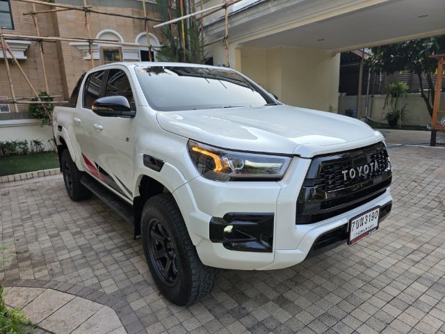 Toyota Hilux Revo 2022 2.8 GR Sport Pickup ดีเซล ไม่ติดแก๊ส เกียร์อัตโนมัติ ขาว รูปที่ 4