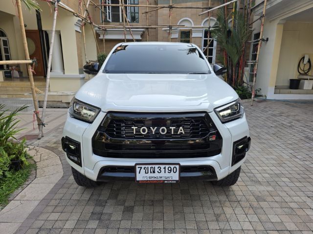 Toyota Hilux Revo 2022 2.8 GR Sport Pickup ดีเซล ไม่ติดแก๊ส เกียร์อัตโนมัติ ขาว รูปที่ 3
