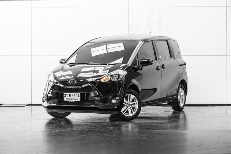 รถ Toyota Sienta 1.5 G สี ขาว