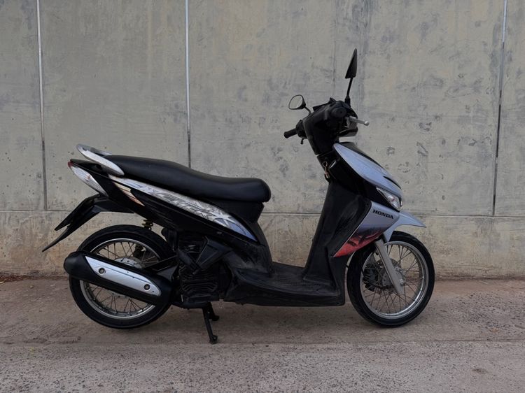 Honda Click เทาดำ พร้อมทะเบียนสวย 6กฐ33 กทม  รูปที่ 4