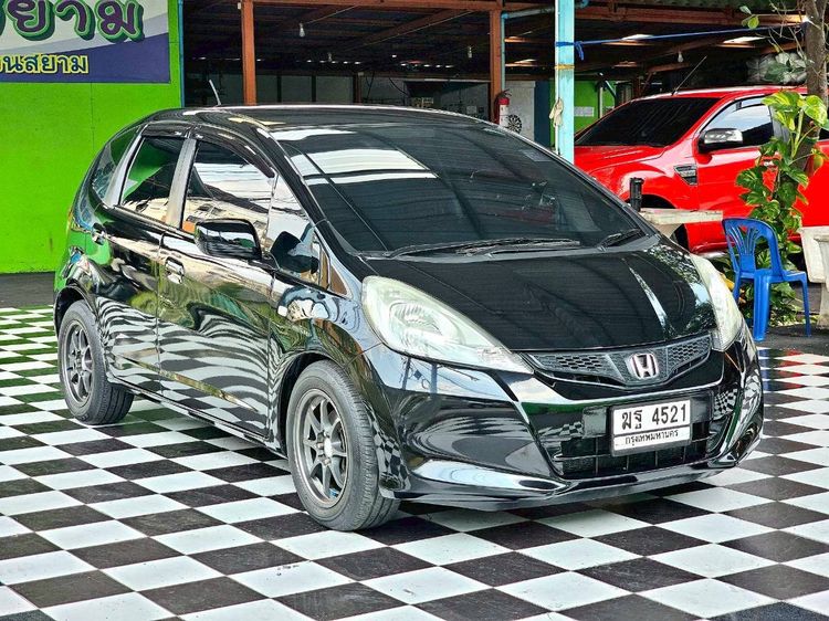รถ Honda Jazz 1.5 V i-VTEC สี ดำ