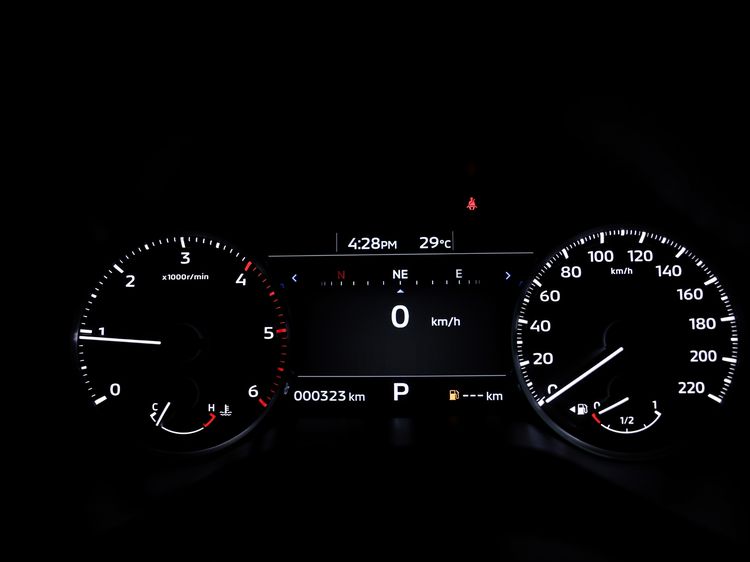 Mitsubishi Triton 2025 2.4 Plus Ultra Pickup ดีเซล ไม่ติดแก๊ส เกียร์อัตโนมัติ เทา รูปที่ 3