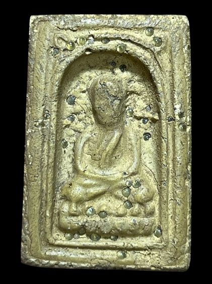 พระ หลวงปู่ทวดพิมพ์สองหน้าเลยเม็ดพระธาตุเนื้อสีเหลืองอ่อน รูปที่ 2