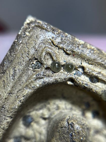 พระ หลวงปู่ทวดพิมพ์สองหน้าเลยเม็ดพระธาตุเนื้อสีเหลืองอ่อน รูปที่ 13