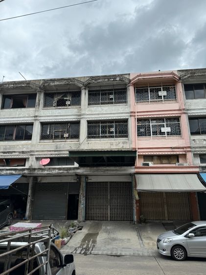 อาคารพาณิชย์ 3 ชั้นครึ่ง เอกชัย บางบอน 16.1 ตารางวา ใกล้ถนนใหญ่