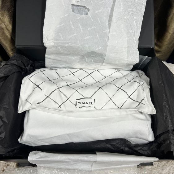 Like New Chanel Classic Jumbo 12” GHW Caviar Black รูปที่ 3