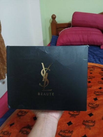 กระเป๋าเครื่องสำอางแท้ 𝗬𝗦𝗟 𝗕𝗘𝗔𝗨𝗧𝗘 Cosmetic
ขนาด 15 x 11 x 12 cm
โลโก้ทอง โลโก้ดำ  รูปที่ 7