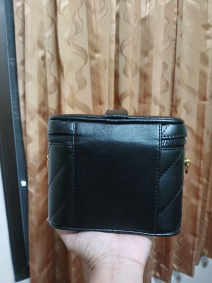 กระเป๋าเครื่องสำอางแท้ 𝗬𝗦𝗟 𝗕𝗘𝗔𝗨𝗧𝗘 Cosmetic
ขนาด 15 x 11 x 12 cm
โลโก้ทอง โลโก้ดำ 