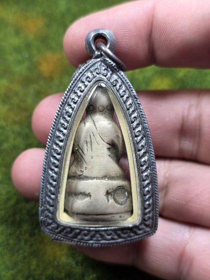 พระกริ่งเนื้อสีเงินเก่าๆไม่ทราบที่ รูปที่ 2