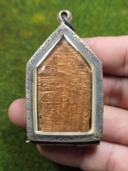 พระขุนแผนเนื้อดินเก่าๆ รูปที่ 2