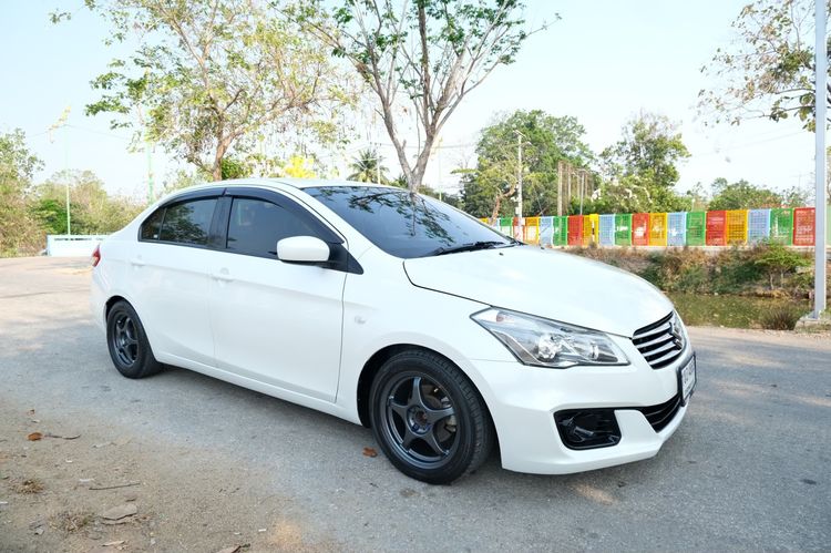 รถ Suzuki Ciaz 1.2 Gl Plus สี ขาว