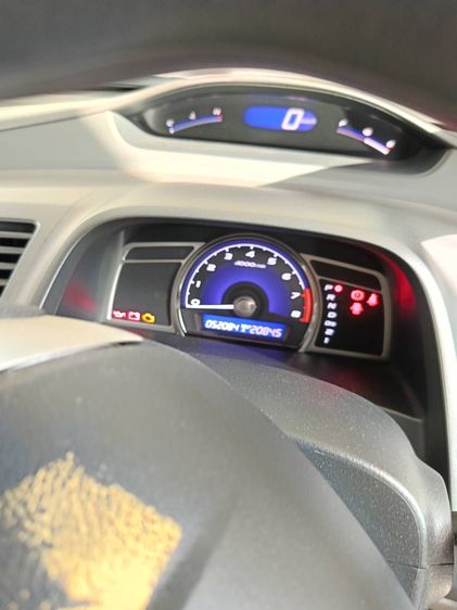 รถ Honda Civic 1.8 E i-VTEC สี บรอนซ์เงิน