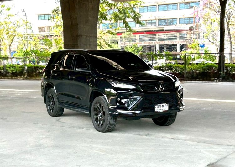 Toyota Fortuner 2021 2.8 GR Sport Black Top 4WD Utility-car ดีเซล ไม่ติดแก๊ส เกียร์อัตโนมัติ ดำ รูปที่ 3