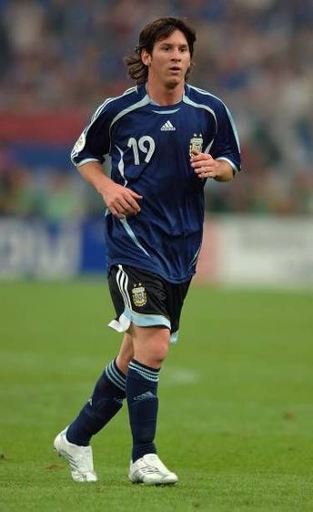 ขายเสื้อฟุตบอล ชุดเยือนARGENTINA 2006 MESSI รูปที่ 5