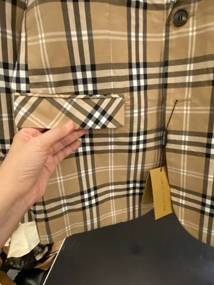 เบอร์เบอรึ่ (ติดจองค่ะ)สูท เบลล์เซอร์ สภาพใหม่เอี่ยม เนื้อผ้าดีมากค่ะ รูปที่ 3